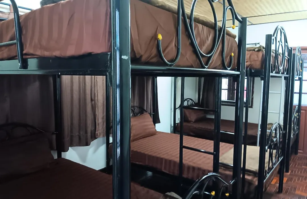 Hug Glur House Tour And Hostel (Adults Only)-1